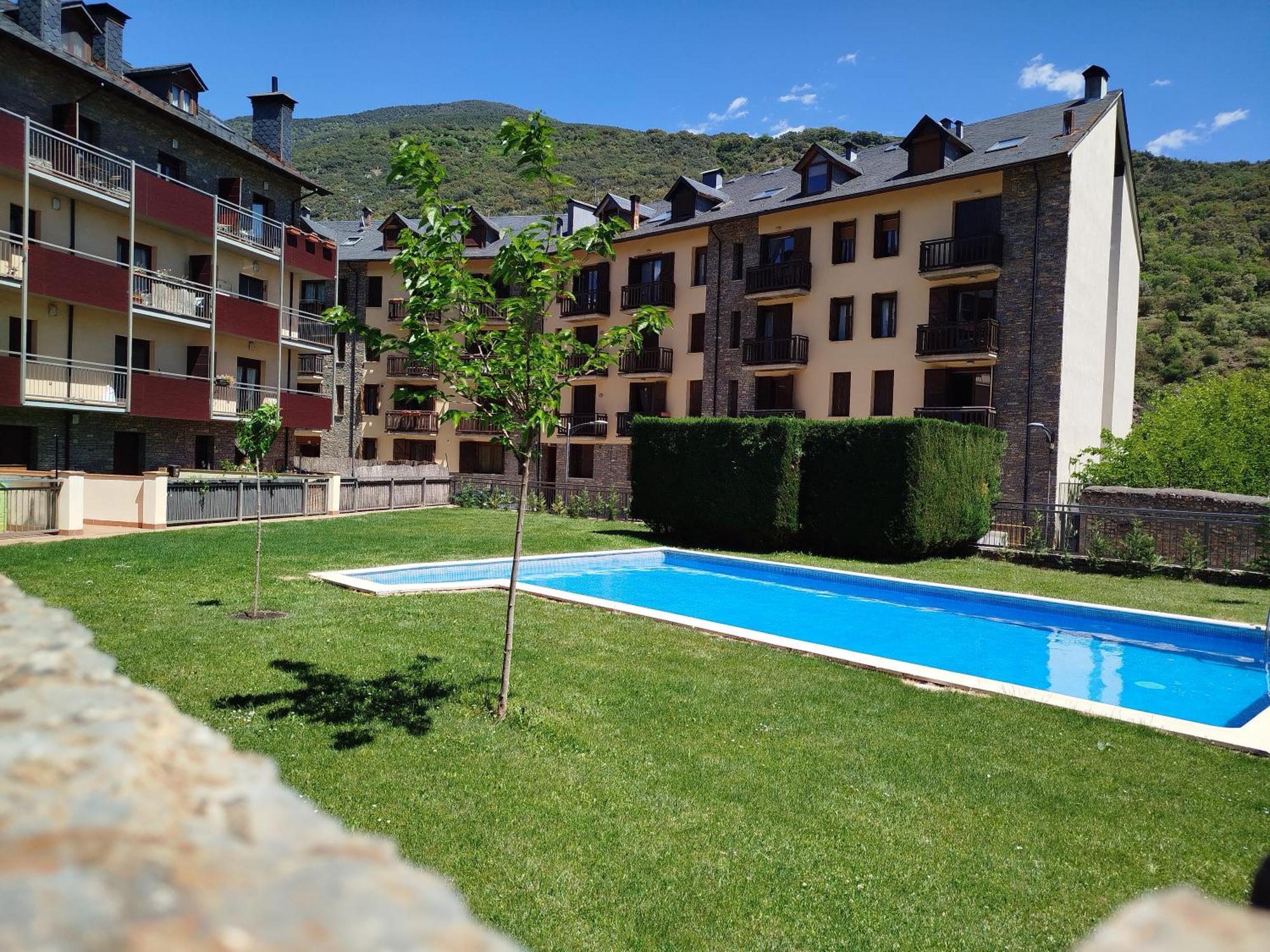 Apartaments Sort Pirineus Kültér fotó